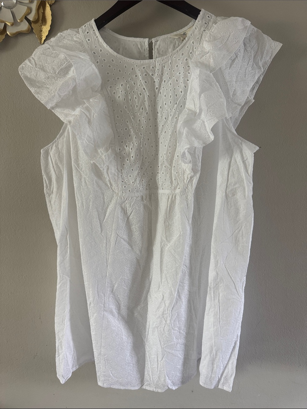 Terra & Sky White Eyelet Ruffle Sleeve Blouse